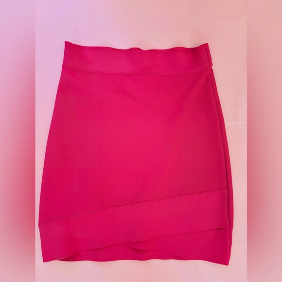 BCBGMaxAzria Dresses & Skirts - BCBG MaxAzria NWT Pink Bandage Skirt Size M
